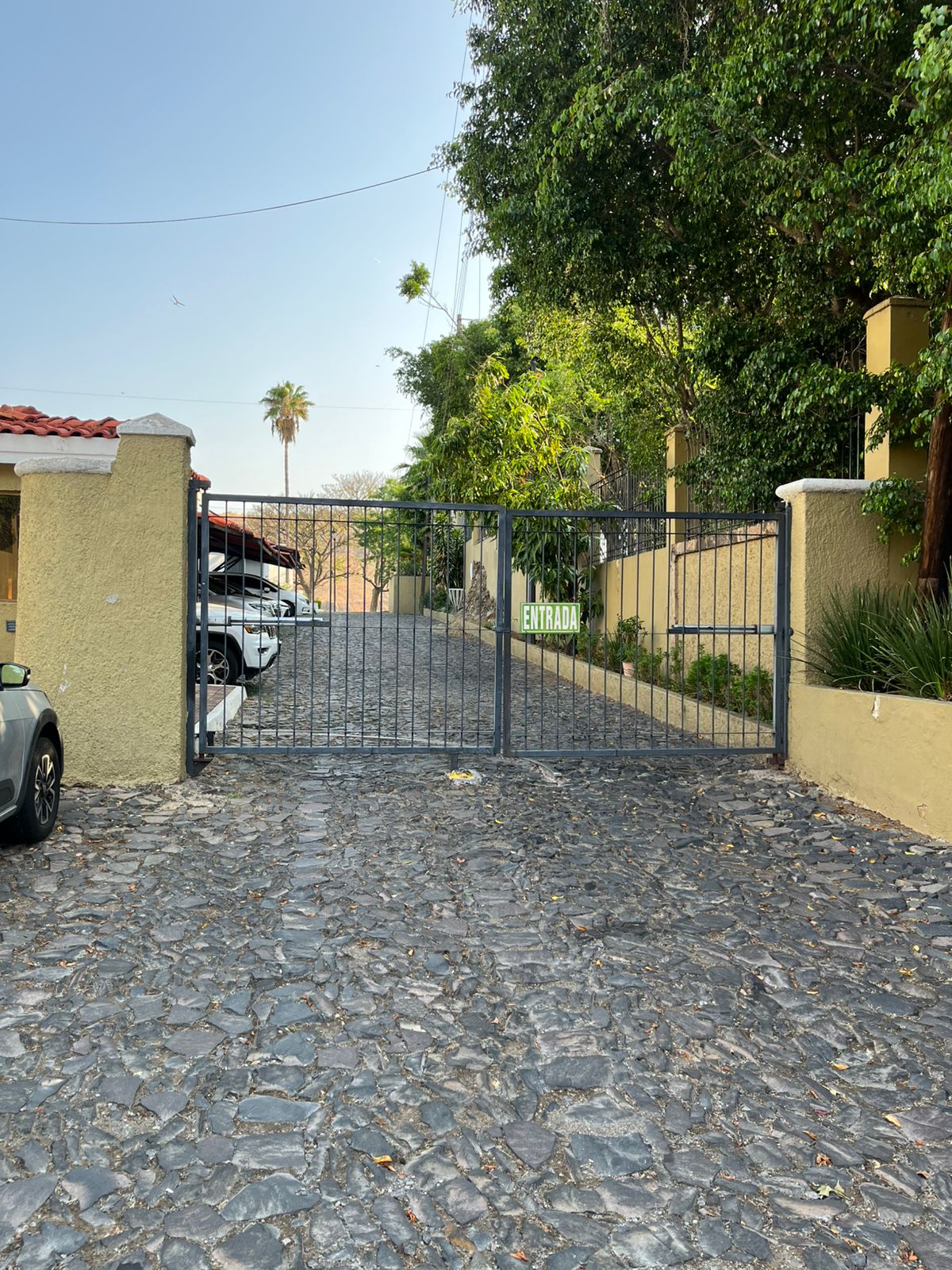CASA EN RENTA EN LAS CAÑADAS — foto 2