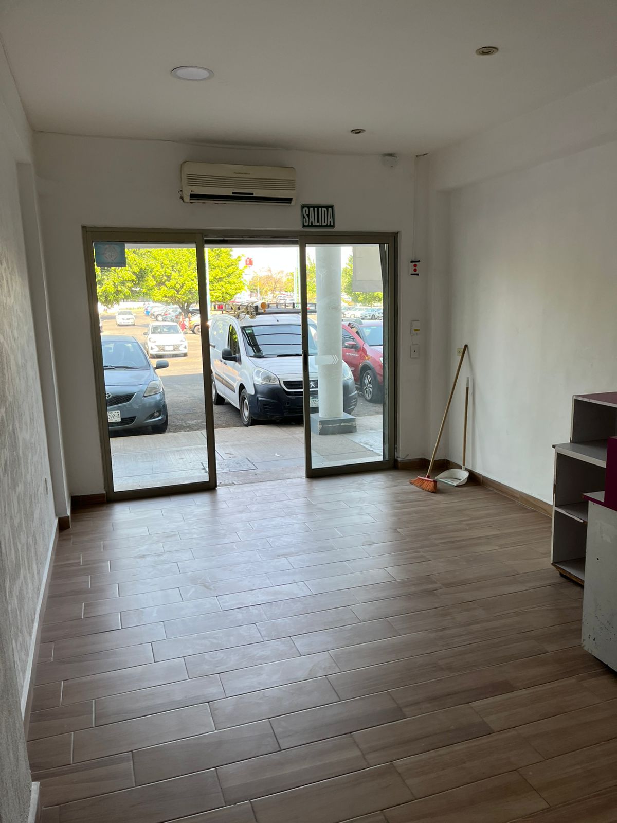 LOCAL EN RENTA EN PLAZA SAN ISIDRO — foto 2
