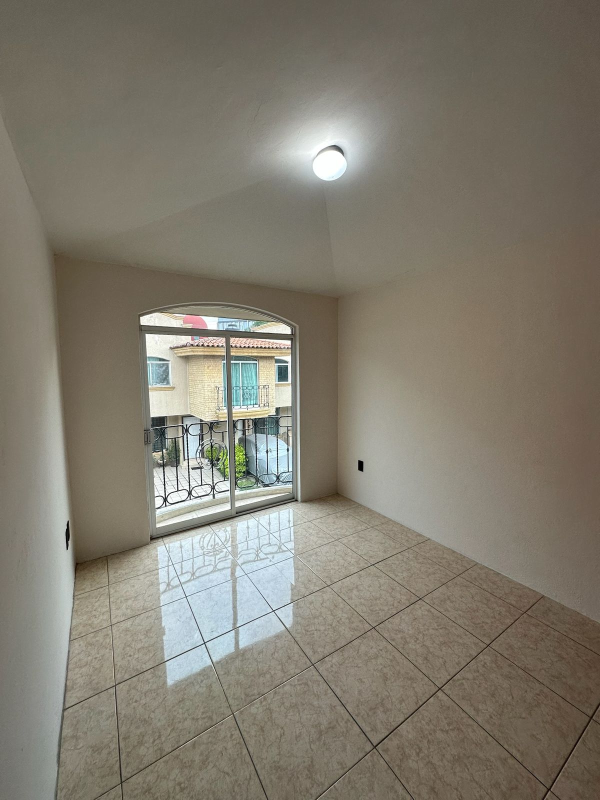 CASA EN RENTA EN JARDINES DEL SOL — foto 3