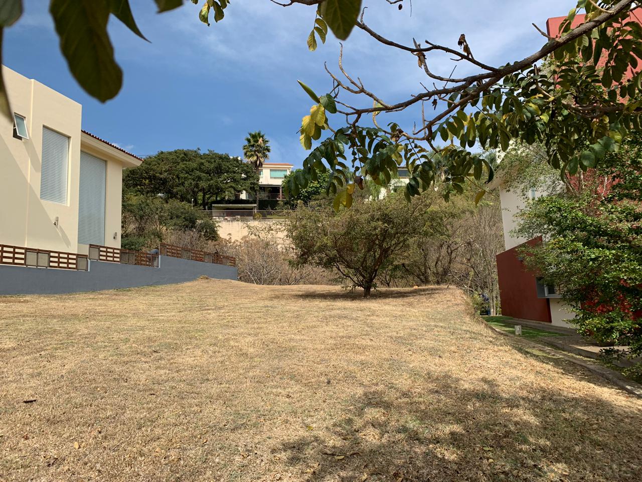 EXCELENTE TERRENO DENTRO DEL COTO LA PRADERA, LAS CAÑADAS (3)RO — foto 3