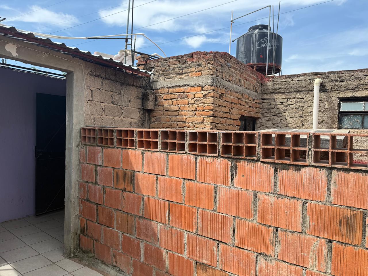 LOCAL EN VENTA CON DEPTO EN ARROYO HONDO (4)T — foto 2