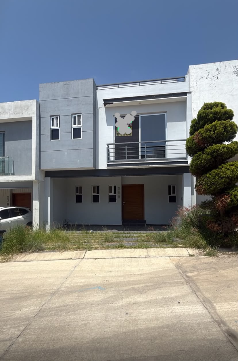 CASA EN VENTA EN COTO CARRARA (4)R